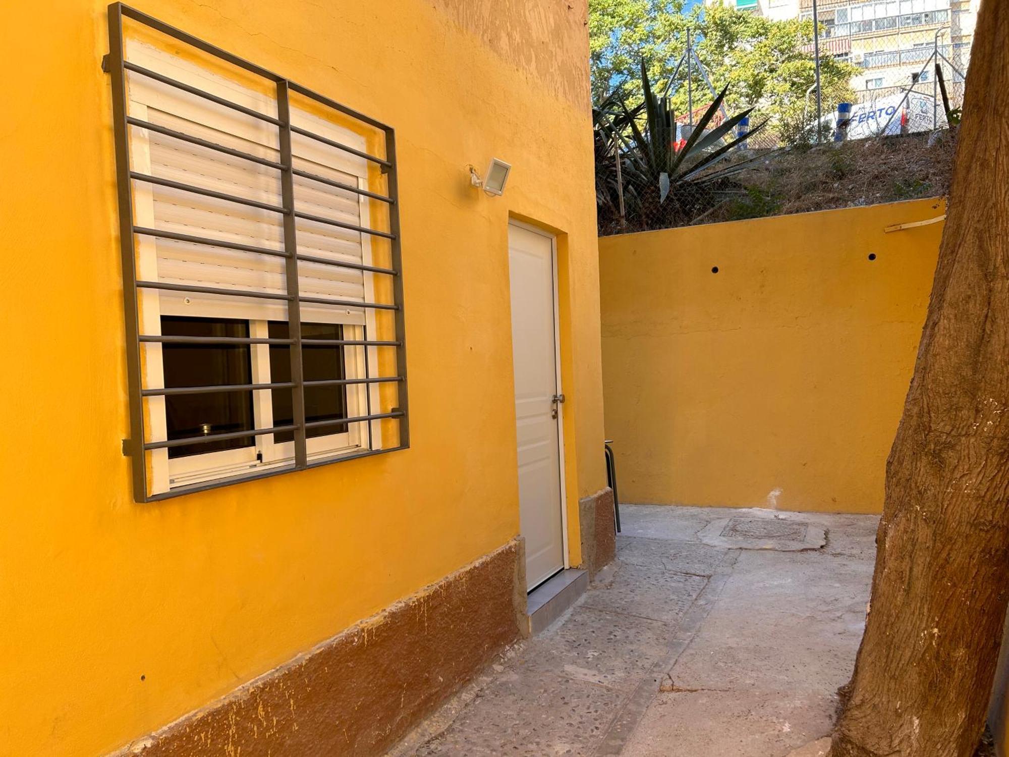 Apartamentos Yiya Малага Экстерьер фото